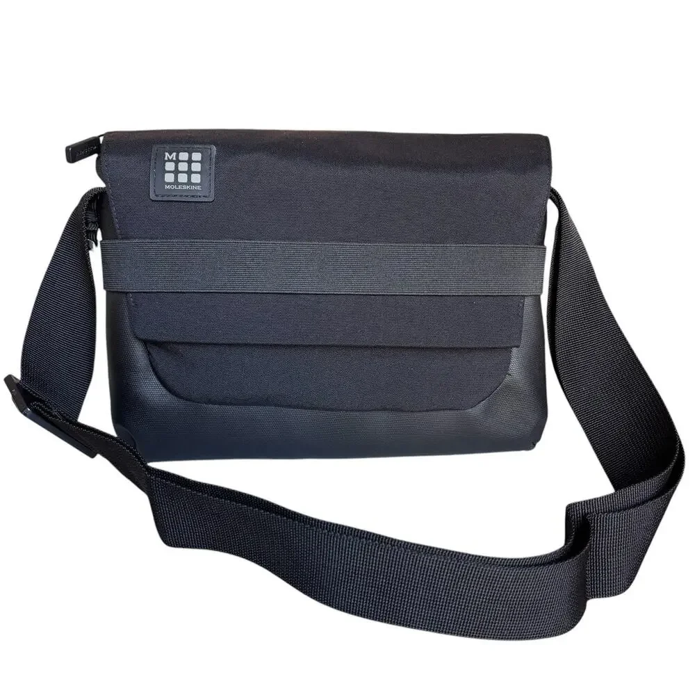 NWT Moleskine ID Collection Reporter Bag. Fits Devices 11” Black Water Resistant